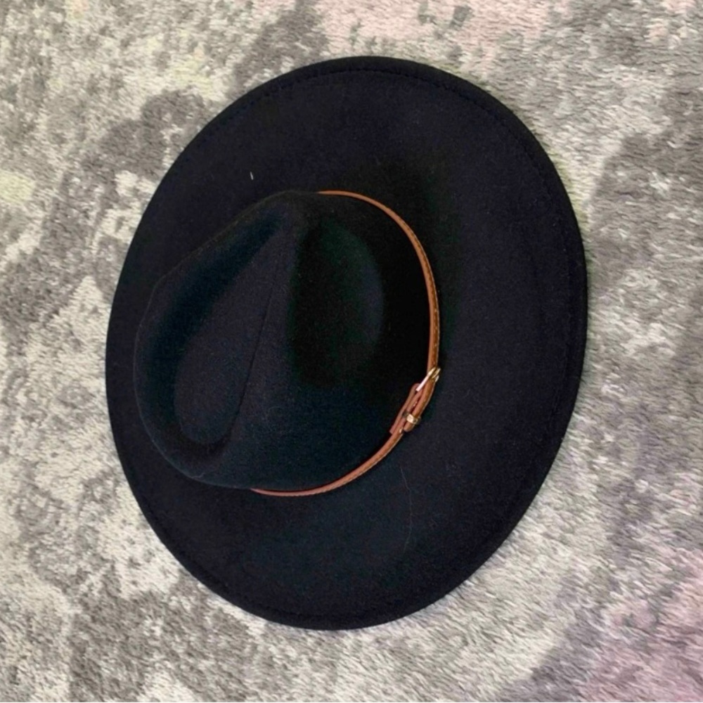 ✅SOLD✅ Chic Black Fedora: Your Ultimate Style Upgrade!